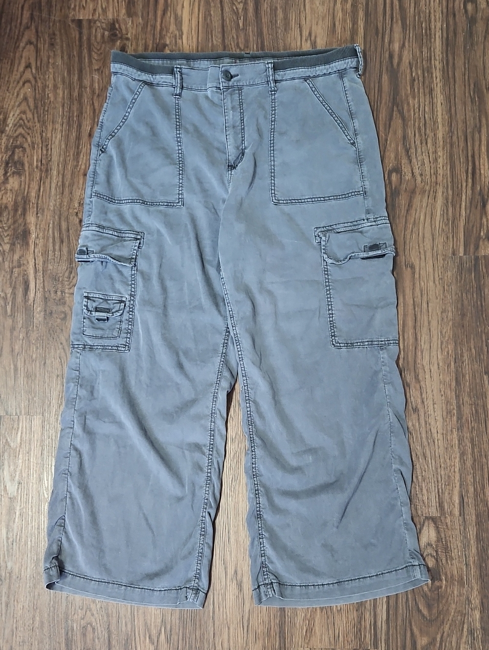American Eagle Gray Cargo Pants Women's Size 16 Short Stretch Utility